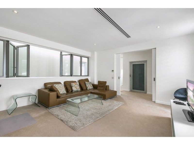 1 Haig Street, Coolangatta QLD 4225
