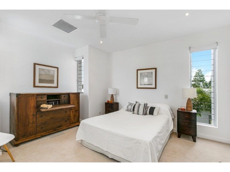 1 Haig Street, Coolangatta QLD 4225