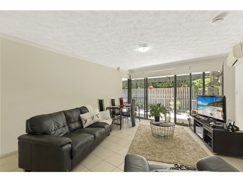 2/66 Mclean Street, Coolangatta QLD 4225