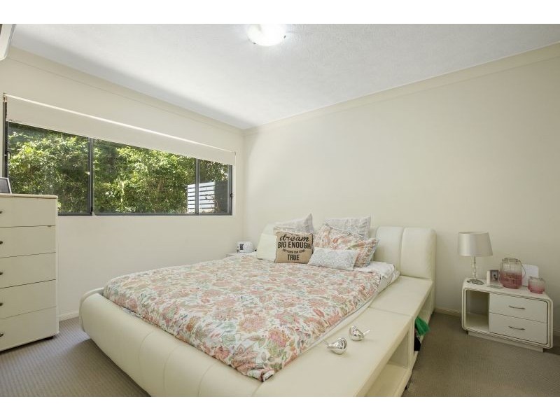 2/66 Mclean Street, Coolangatta QLD 4225