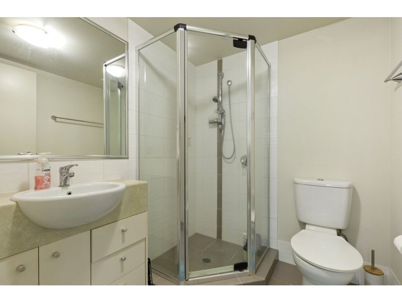 2/66 Mclean Street, Coolangatta QLD 4225