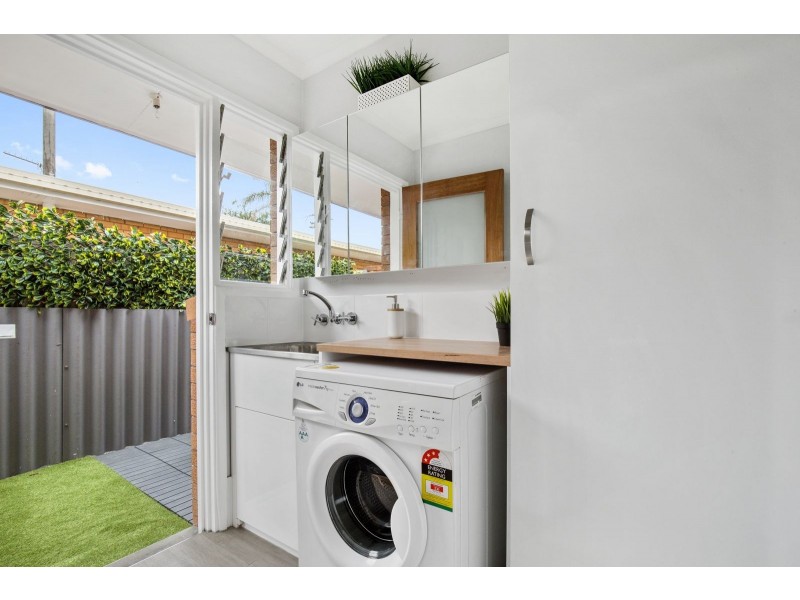 2/20 Sarawak Avenue, Palm Beach QLD 4221