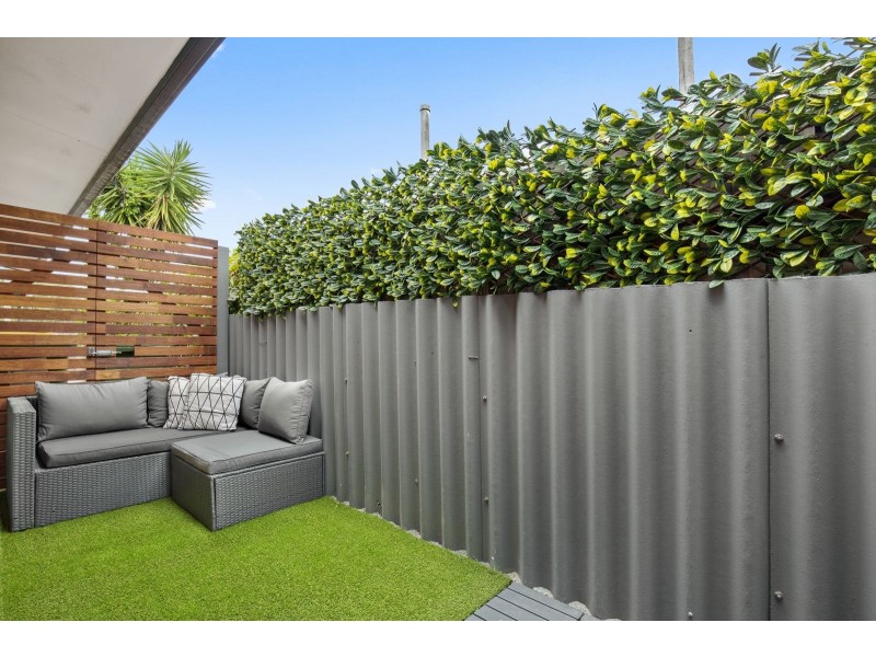 2/20 Sarawak Avenue, Palm Beach QLD 4221