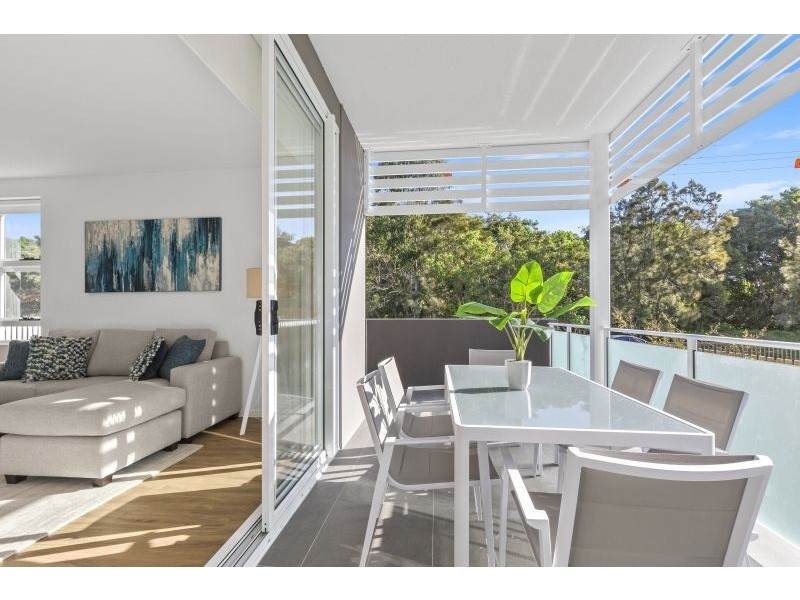 402/19 Winston Street, Kirra QLD 4225