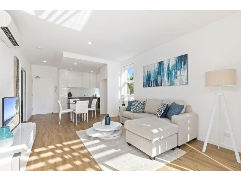 402/19 Winston Street, Kirra QLD 4225
