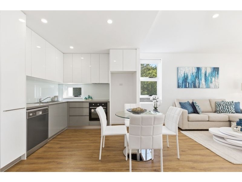 402/19 Winston Street, Kirra QLD 4225