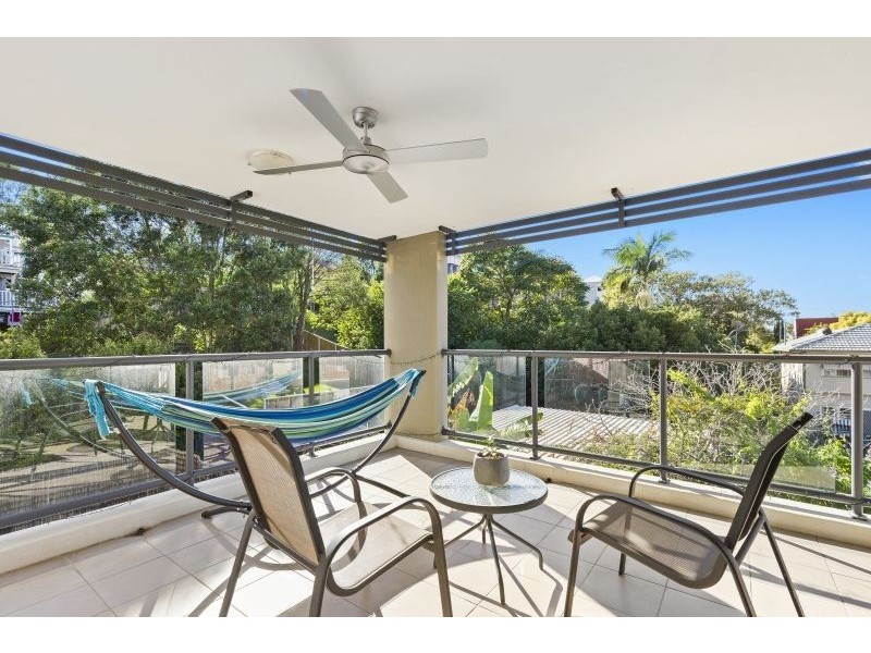 8/66 Mclean Street, Coolangatta QLD 4225