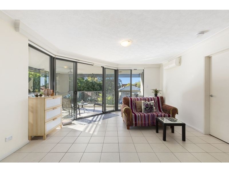 8/66 Mclean Street, Coolangatta QLD 4225