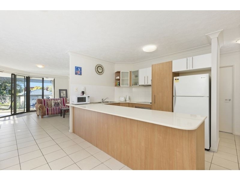 8/66 Mclean Street, Coolangatta QLD 4225
