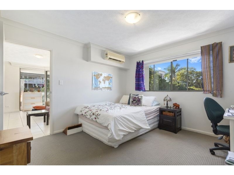8/66 Mclean Street, Coolangatta QLD 4225