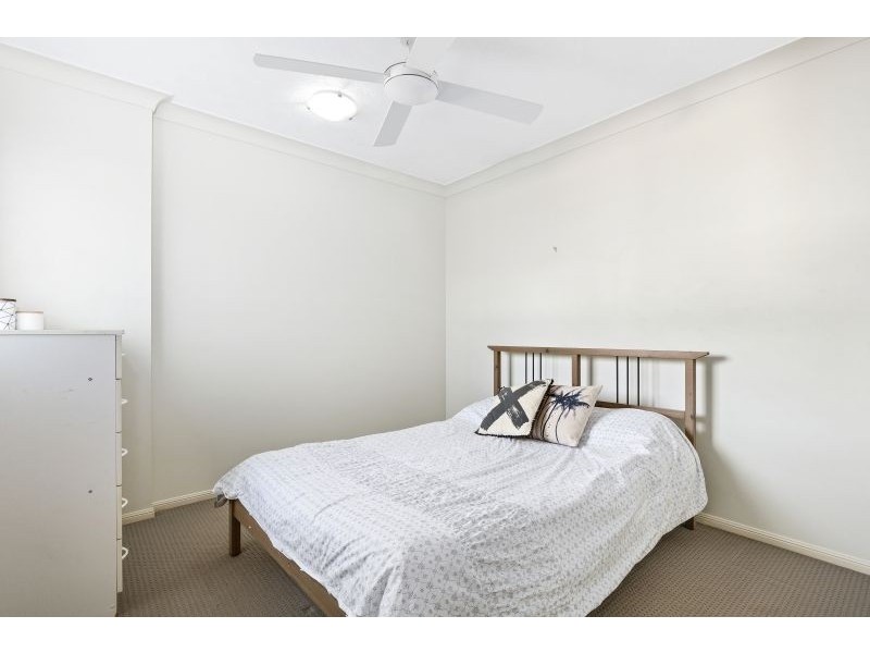 8/66 Mclean Street, Coolangatta QLD 4225