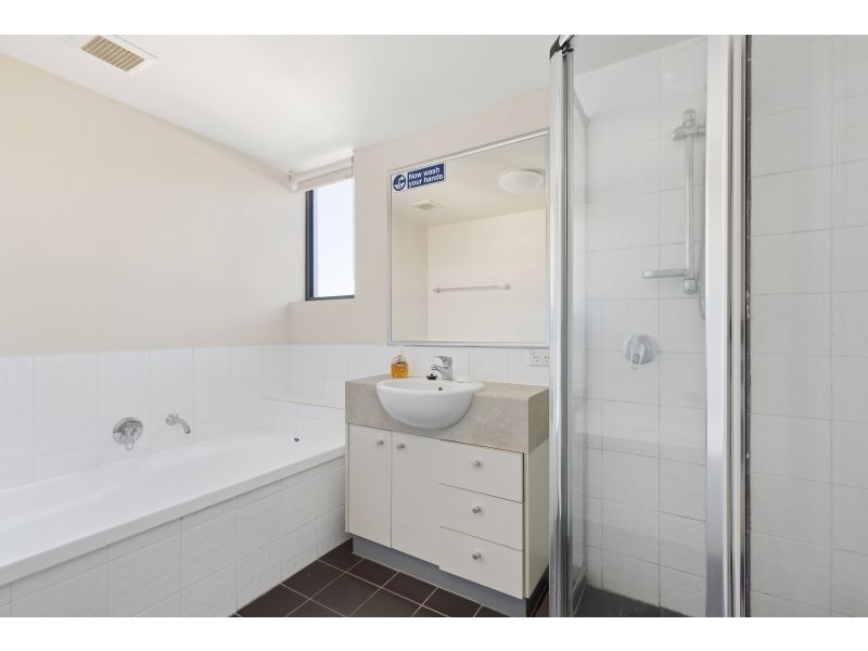 8/66 Mclean Street, Coolangatta QLD 4225