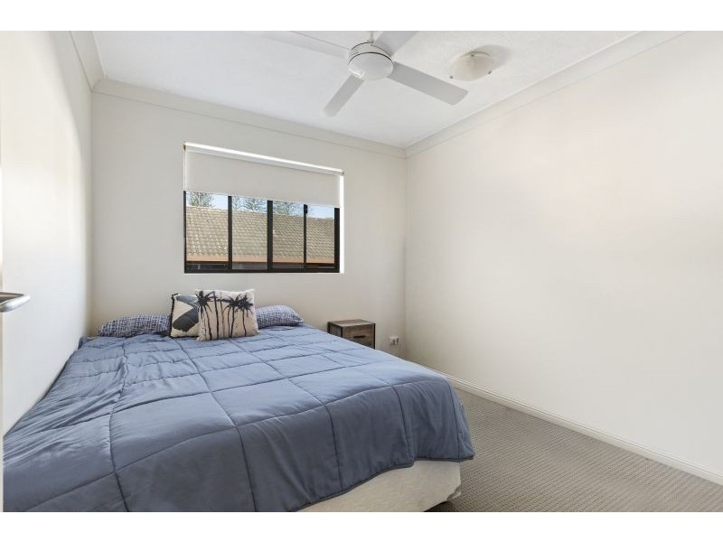 8/66 Mclean Street, Coolangatta QLD 4225