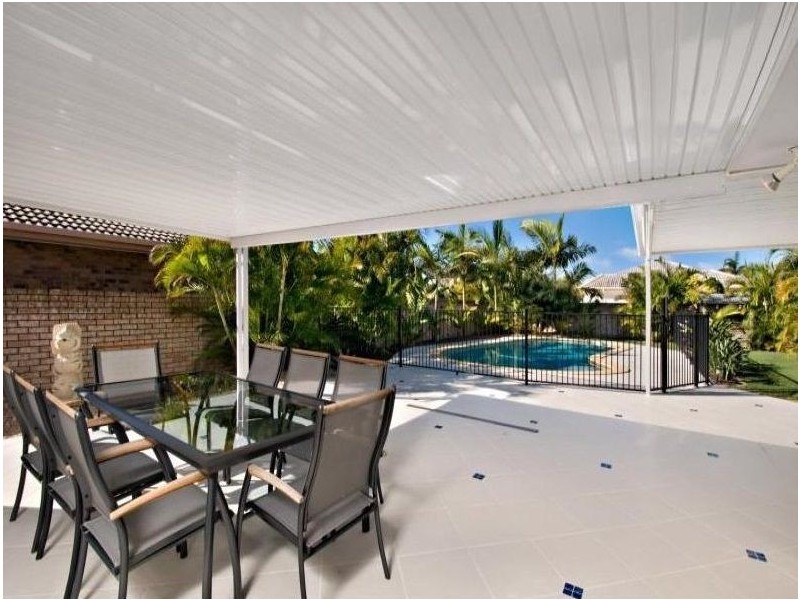 148 Santa Cruz Boulevard, Clear Island Waters QLD 4226