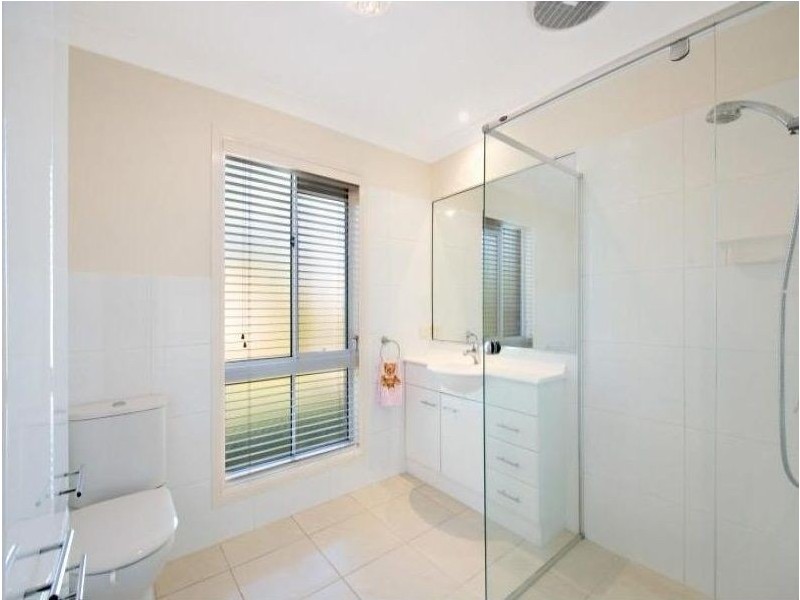 148 Santa Cruz Boulevard, Clear Island Waters QLD 4226