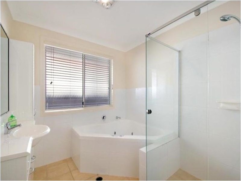 148 Santa Cruz Boulevard, Clear Island Waters QLD 4226