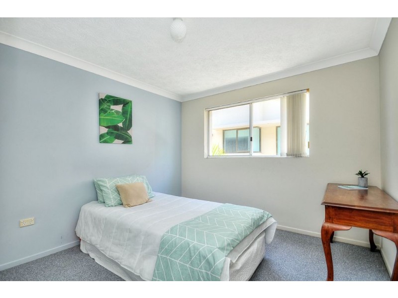 4/241 Golden Four Drive, Bilinga QLD 4225