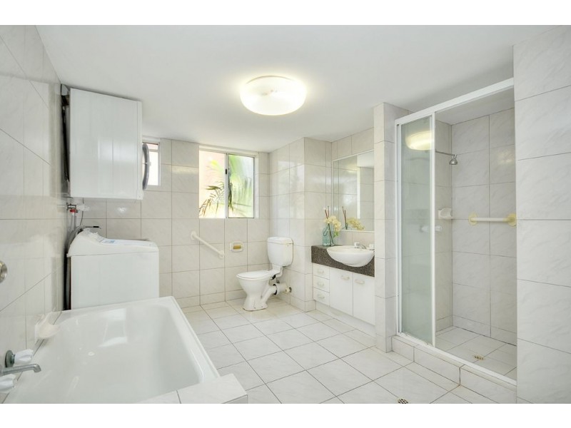 4/241 Golden Four Drive, Bilinga QLD 4225