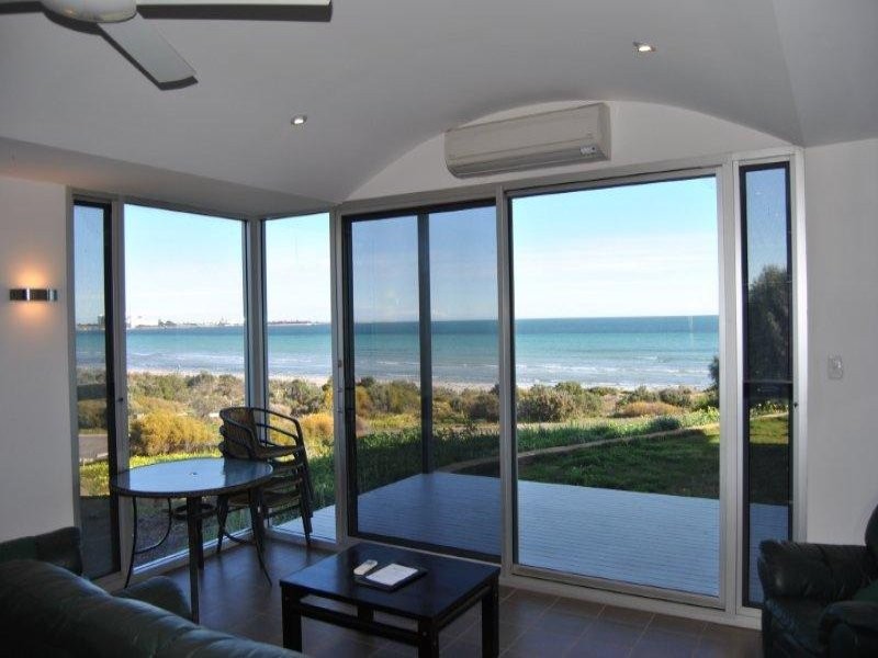 31 Esplanade, North Beach SA 5556