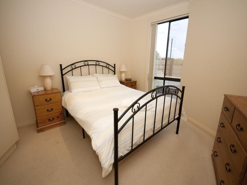 2 Hughes Avenue, Moonta Bay SA 5558