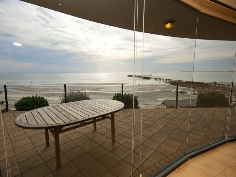 2 Hughes Avenue, Moonta Bay SA 5558
