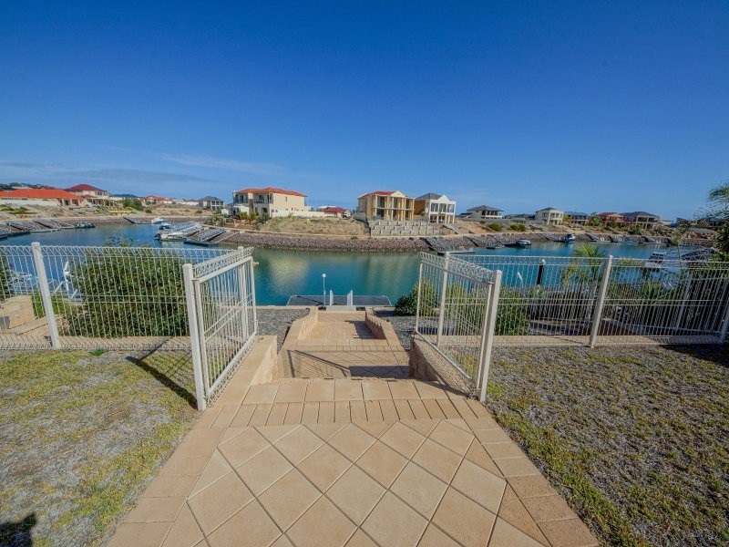 89 Gilmore Cres, Wallaroo SA 5556