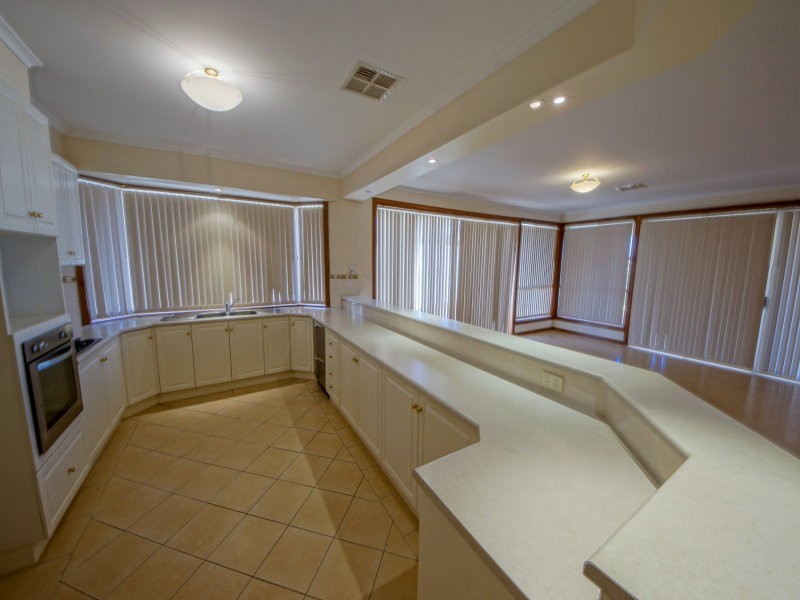 89 Gilmore Cres, Wallaroo SA 5556