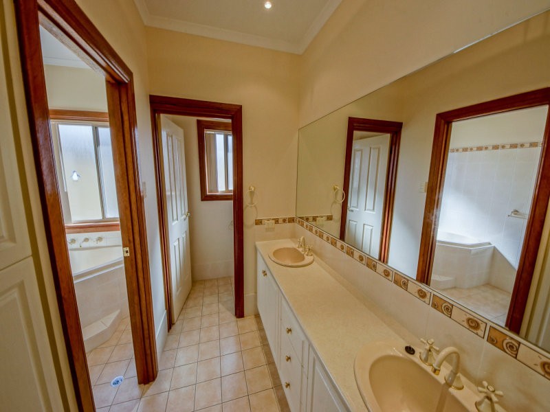 89 Gilmore Cres, Wallaroo SA 5556