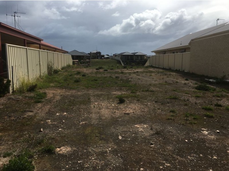 Lot 817 Gilmore Crescent, Wallaroo SA 5556