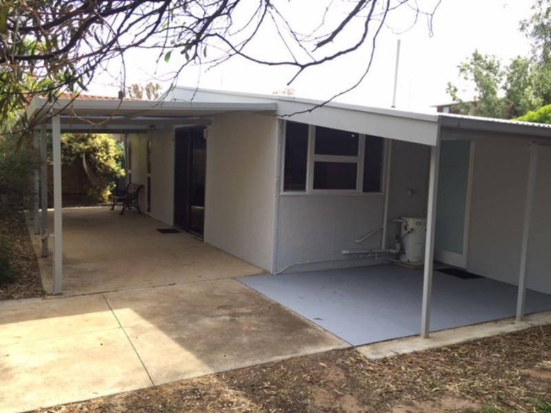 31 TRELAWNEY ST, Moonta Bay SA 5558