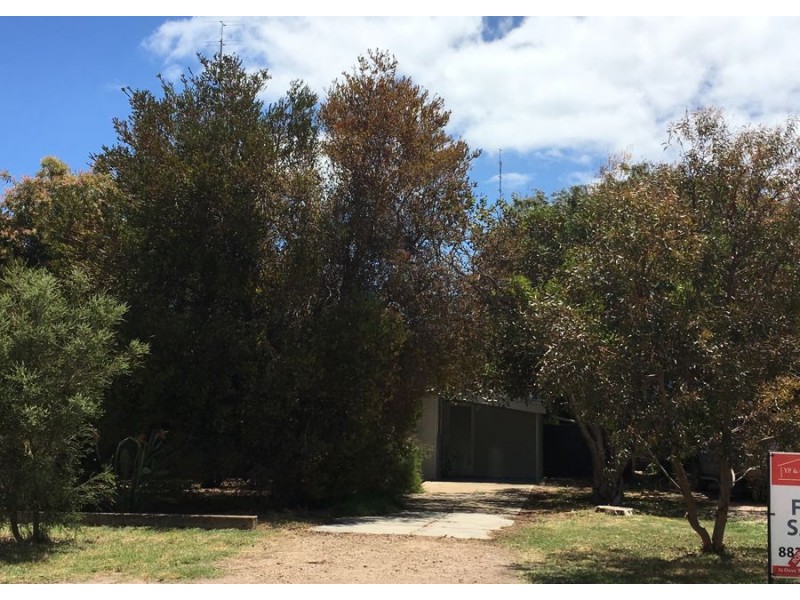 31 TRELAWNEY ST, Moonta Bay SA 5558