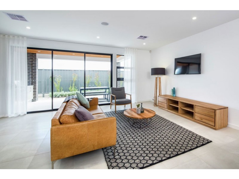 3B Glen Cescent, Vista SA 5091