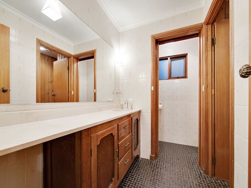 536 Grenfell Road, Fairview Park SA 5126