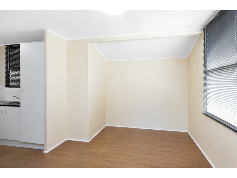 84 Sylvester Street, Coolgardie WA 6429