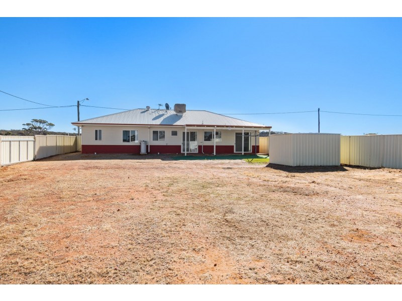 93 MacDonald Street, Coolgardie WA 6429