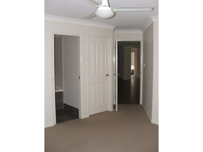 41 Smerdon Way, Glass House Mountains QLD 4518