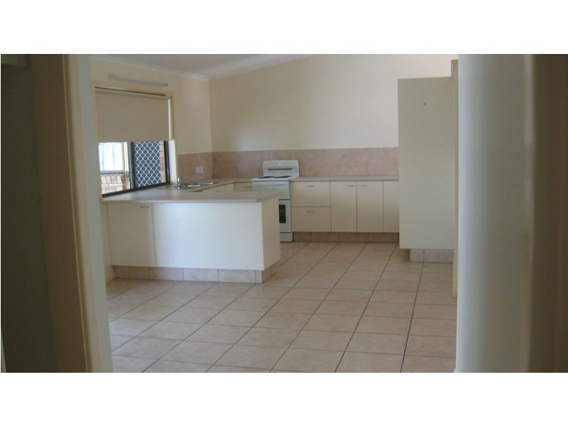 2/10 Cribb Street, Landsborough QLD 4550