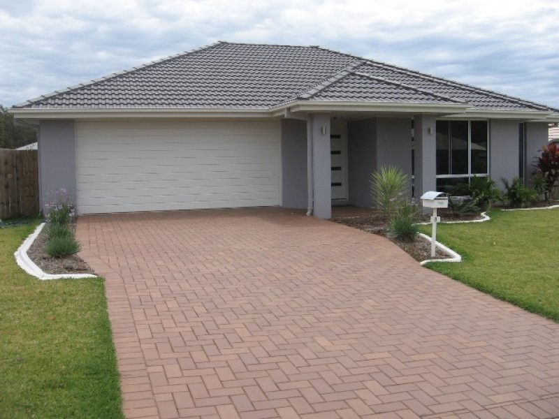 8 Red Ash Court, Beerwah QLD 4519