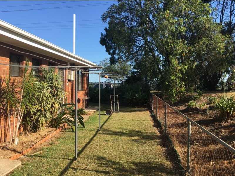 2/27 North Maleny Road, Maleny QLD 4552