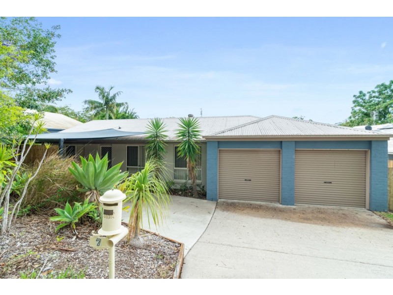 7 Cunningham Street, Landsborough QLD 4550