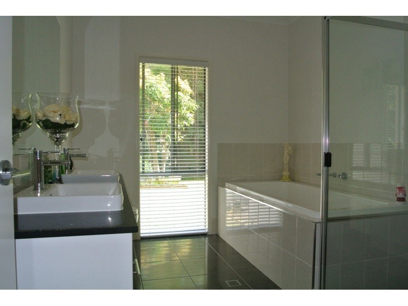 239 Lindeman Road, Beerwah QLD 4519