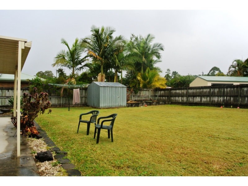 4 Redwood Court, Landsborough QLD 4550