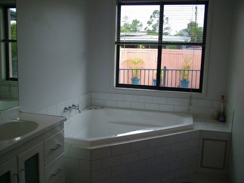 4 Rosewood Court, Landsborough QLD 4550