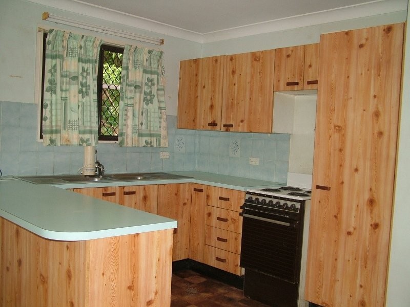 6 Beerwah St, Landsborough QLD 4550
