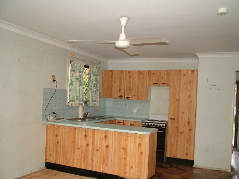 6 Beerwah St, Landsborough QLD 4550