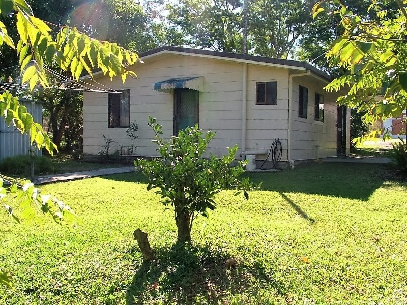 6 Beerwah St, Landsborough QLD 4550