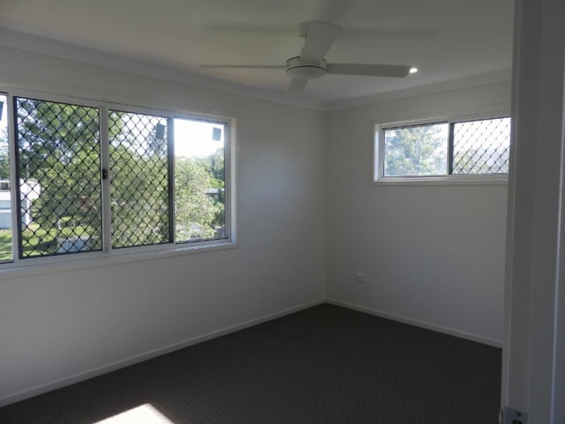 5,6 / 6 Gympie St North, Landsborough QLD 4550