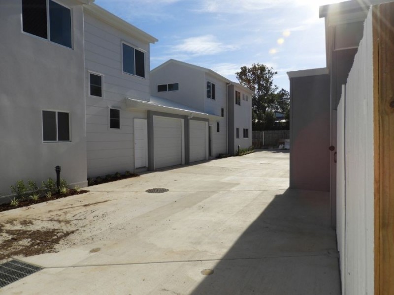 5,6 / 6 Gympie St North, Landsborough QLD 4550