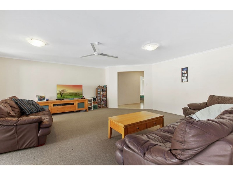 2 Winston Court, Landsborough QLD 4550