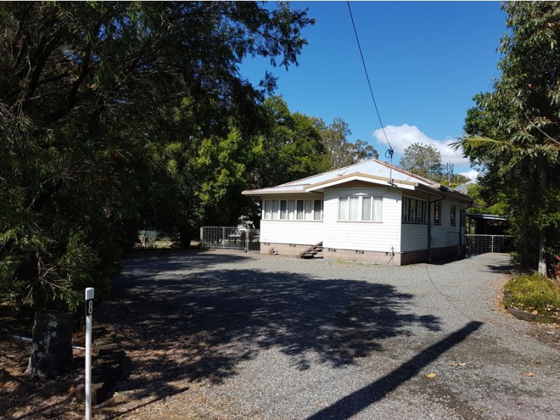 8 Hardwood Road, Landsborough QLD 4550